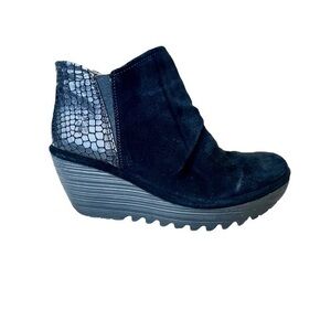 Fly London Yamy Black Leather Texture Oiled Suede Wedge Ankle Boots Women’s 39